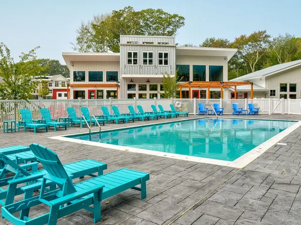 Central @ Waterford Woods