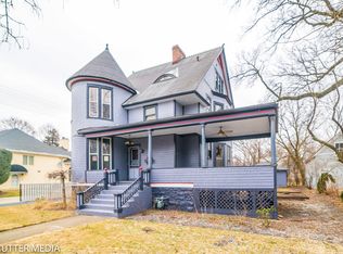 33 S Cowley Rd, Riverside, IL 60546