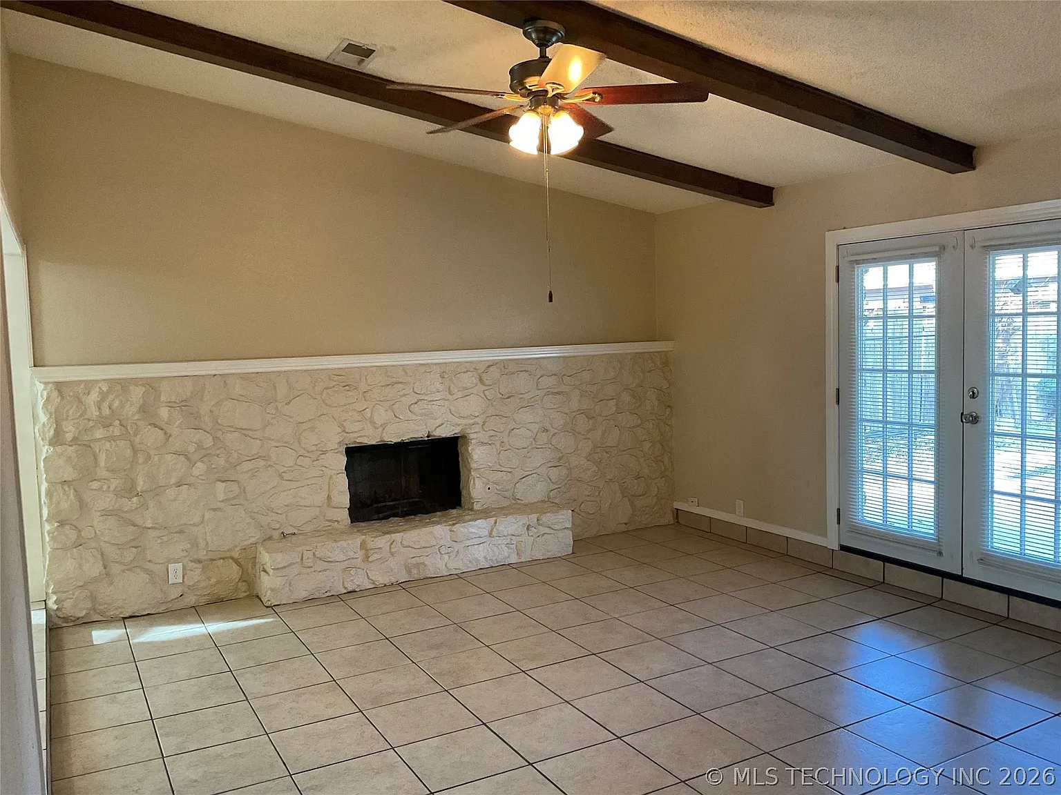 3 bed, 2.0 bath, 1487 sqft, $1,650 — Photo 2