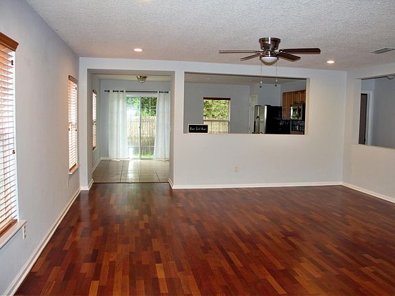 4th image of 993 Collinswood Dr W