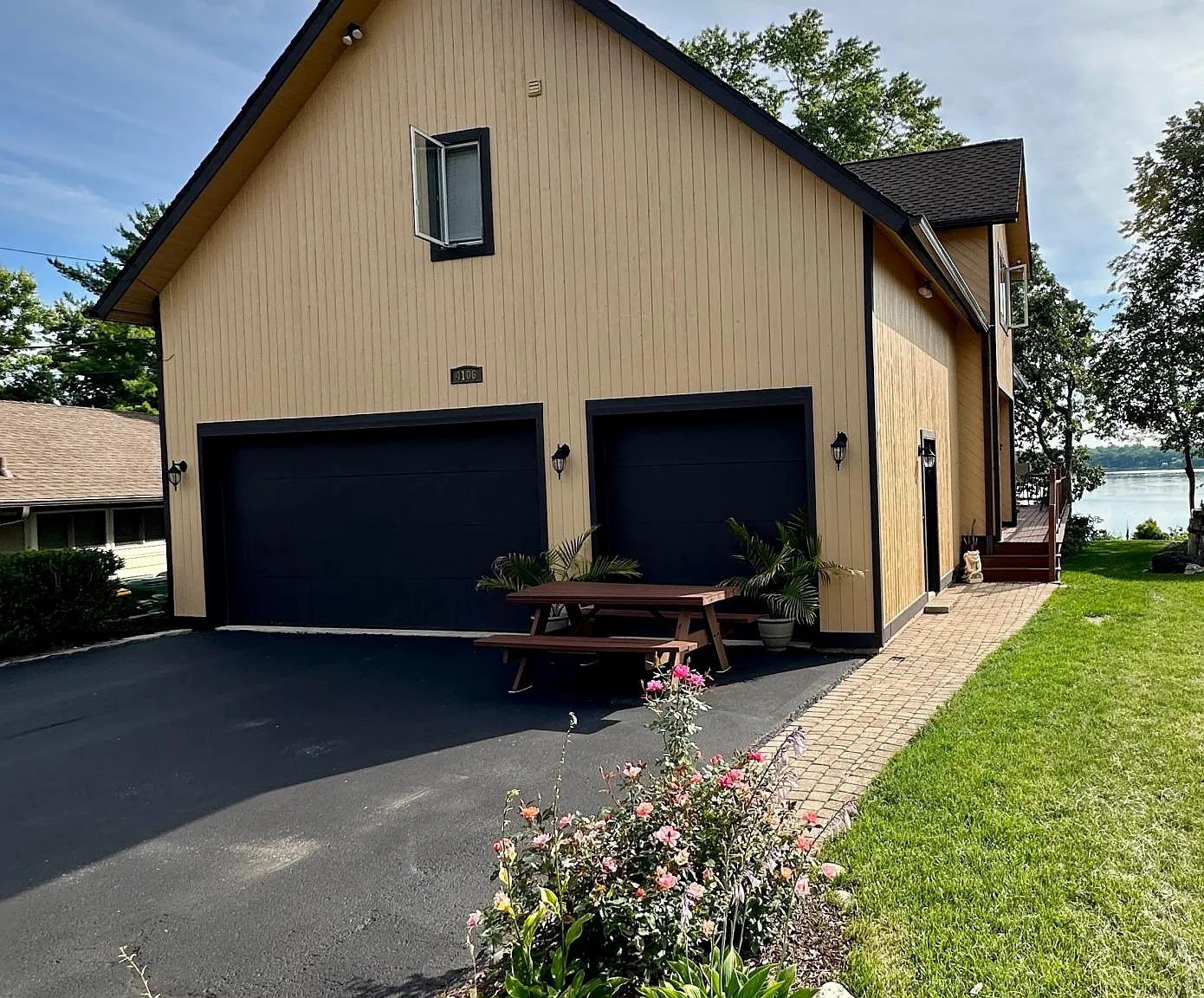 2 bed, 2163 sqft, $2,350 — Photo 1