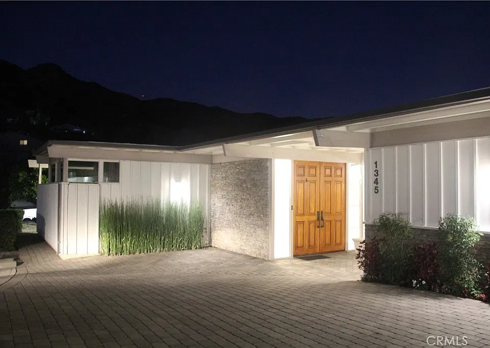 1345 Paseo Redondo