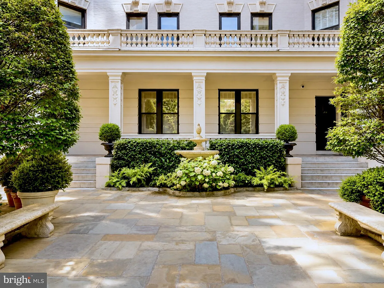 Kalorama Court — Photo 3