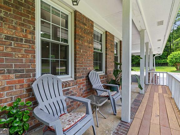 3rd image of 3593 Patricia Rd