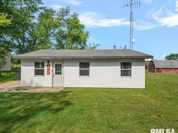 207 Brenda Ln, Girard, IL 62640