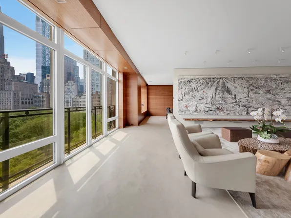 15 Central Park West image 3 of 23