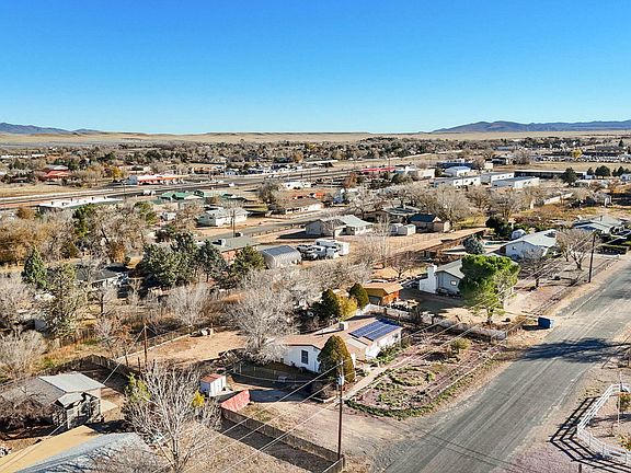2nd image of 865 W Damion Loop