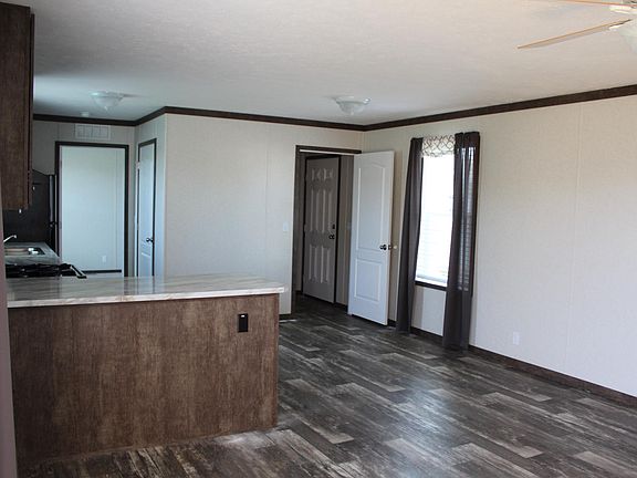 5th image of 221 Poppy Ln
