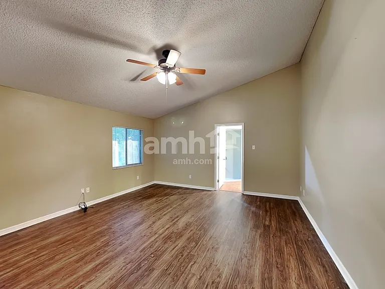 4615 Tiffany Woods Cir — Photo 12