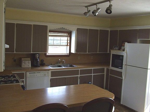 5th image of 16600 McKiddy Ln