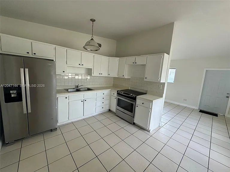 821 SW 2nd St — Photo 19
