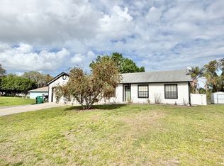 219 Pebble Ct, Deltona, FL 32725