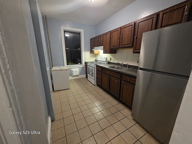 124 Storms Ave #3L — Photo 10