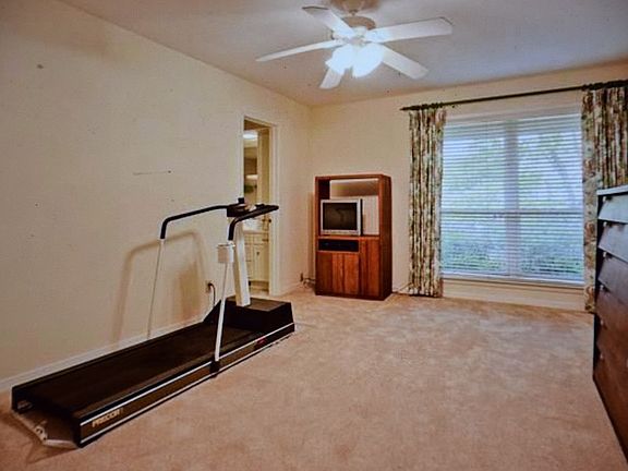 2nd image of 7148 Briar Cove Dr