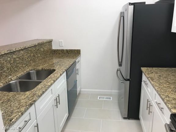 5th image of 2876 Foxwood Ct