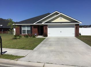 1118 Creekside Cir, Hinesville, GA 31313