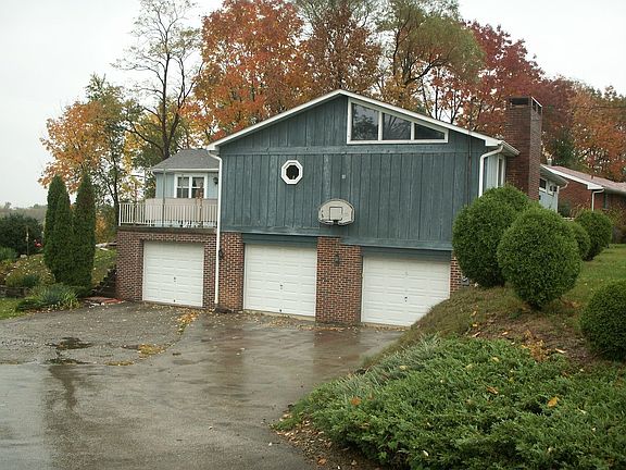 4th image of 870 Quaker Dr
