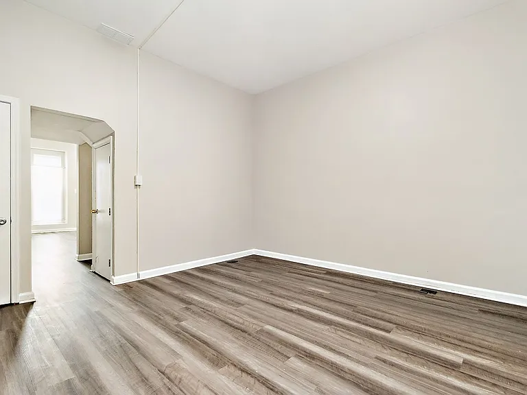 1418 N Eden St — Photo 22