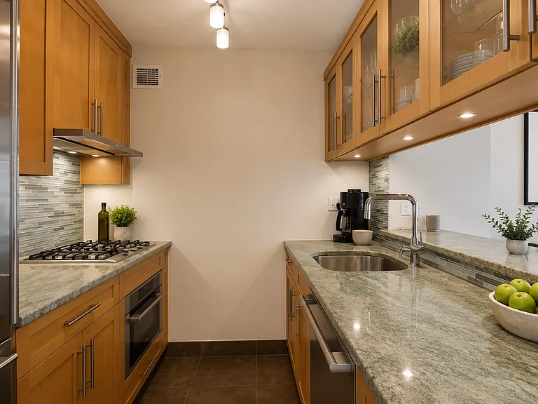 30 W 61st St #28E — Photo 4