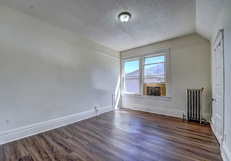 828 Grand Ave #4 — Photo 1