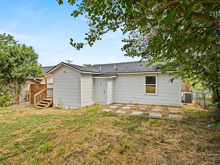 334 Cooper St — Photo 16