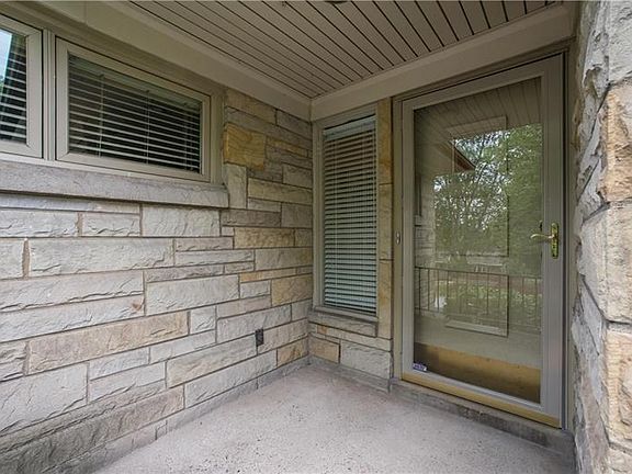 3rd image of 2362 Berkshire Dr