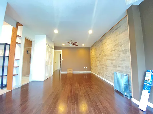 Rented by RealTegrity NY LLC | media 23