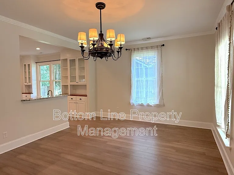 706 S Chester St — Photo 5