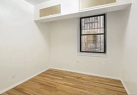 4th image of 164 Waverly Pl #B3