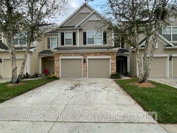 3rd image of 11043 Castlemain Cir E