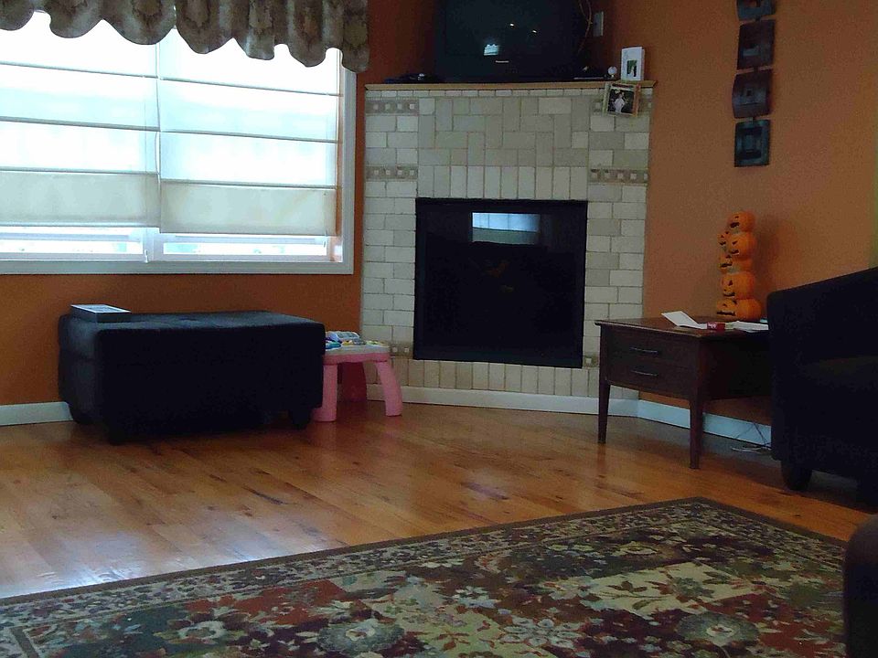 Large Living Room With Fireplace