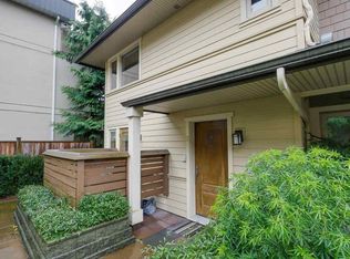 215 E 4th St #7, North Vancouver, BC