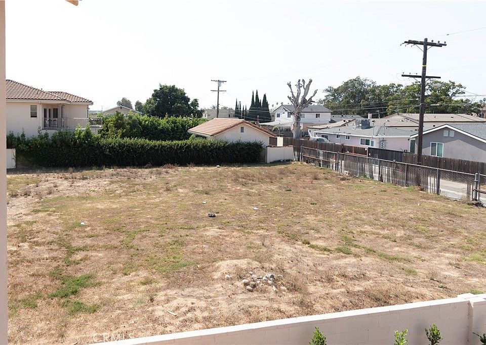 1st image of 1143 N Banning Blvd #17