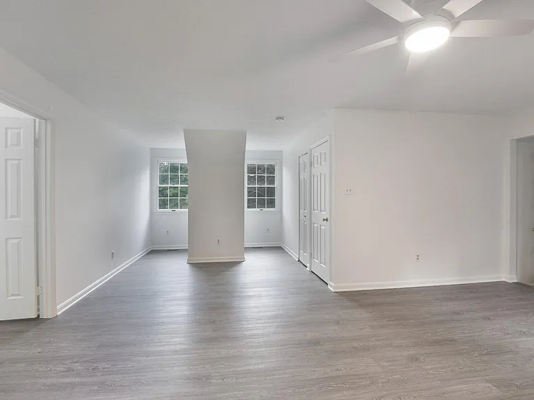 91 Premier Ct — Photo 24