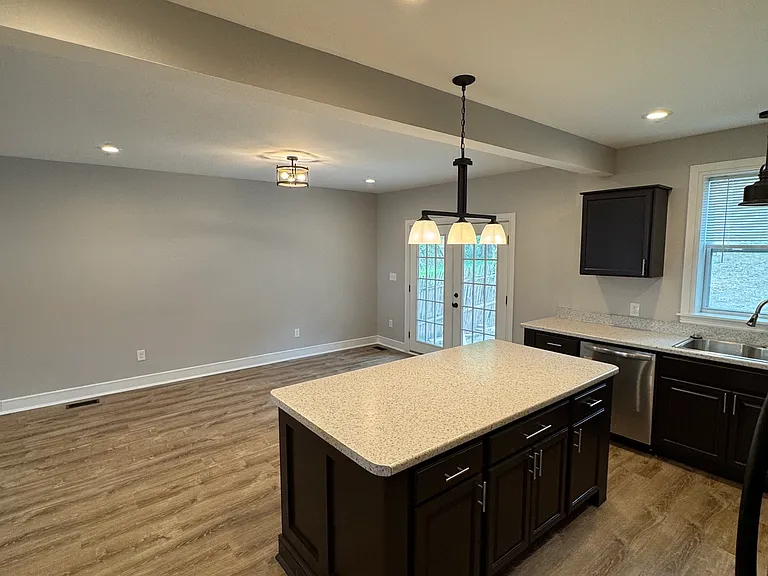 735 Winton St — Photo 6