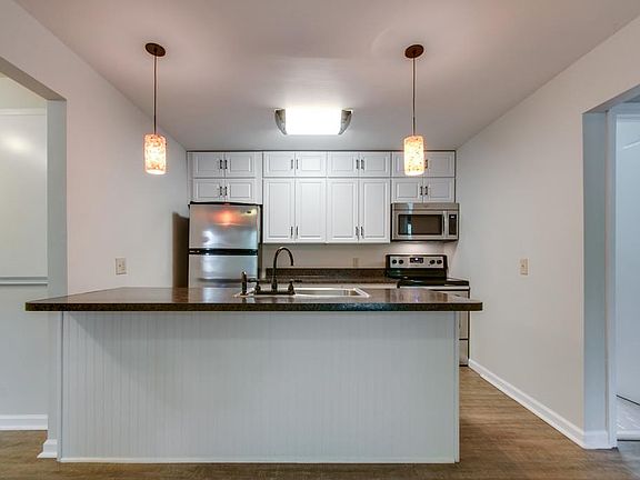 3rd image of 2600 Acklen Ave #C