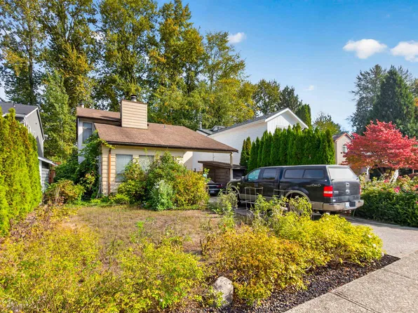 19765 Wildcrest Ave, Pitt Meadows, BC V3Y 1M3