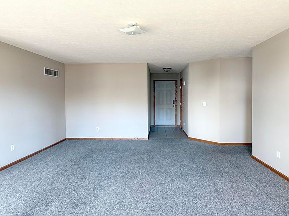 3rd image of 7272 Pleasant View Dr