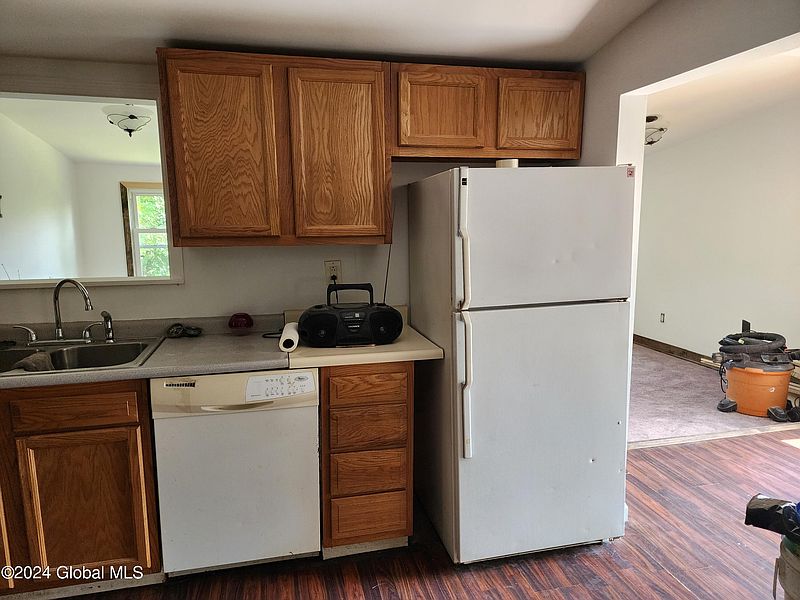 5th image of 4025 River Road