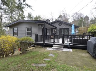 69 Engleside Ter, Sandy Hook, CT 06482