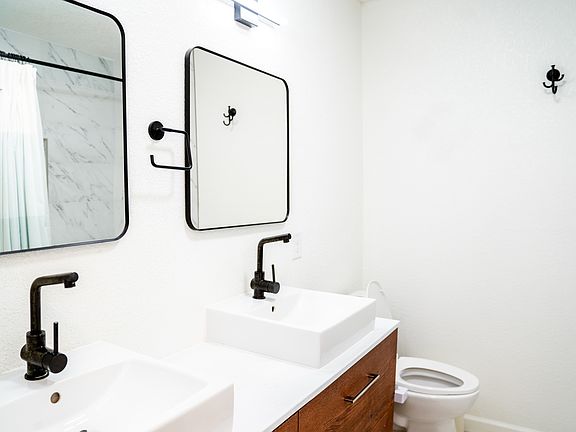 4th image of 2108 Lampwick Cir
