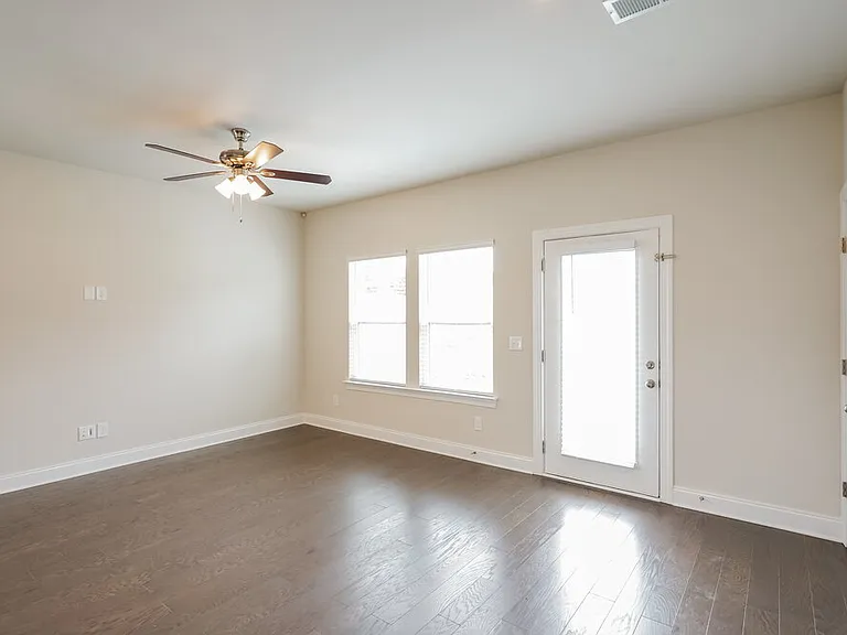 1701 Tahoma Dr — Photo 5