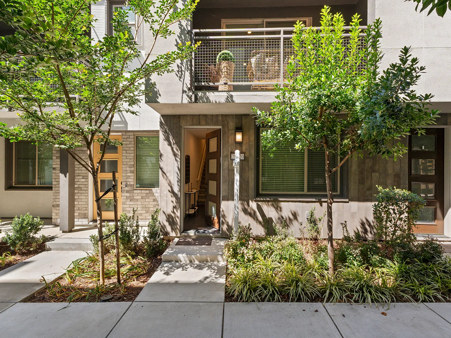 2 bed, 2.5 bath, 1445 sqft, $3,500 — Photo 2