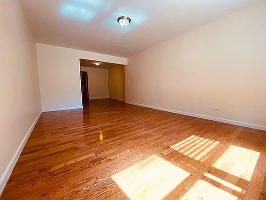 3rd image of 35-05 Parsons Blvd #2KK