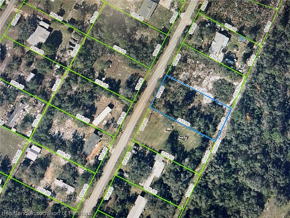 2nd image of 3318 N Horseshoe Dr