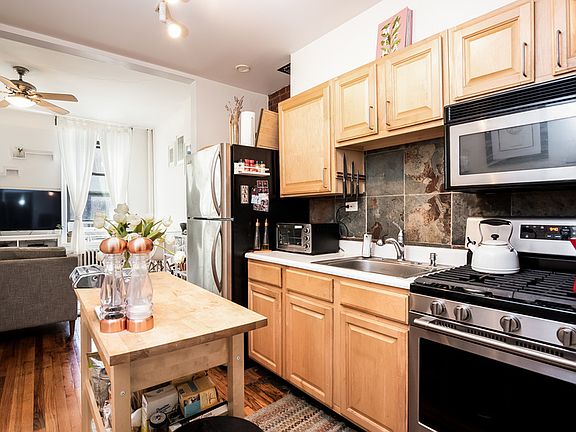 5th image of 205 W 123rd St APT 3