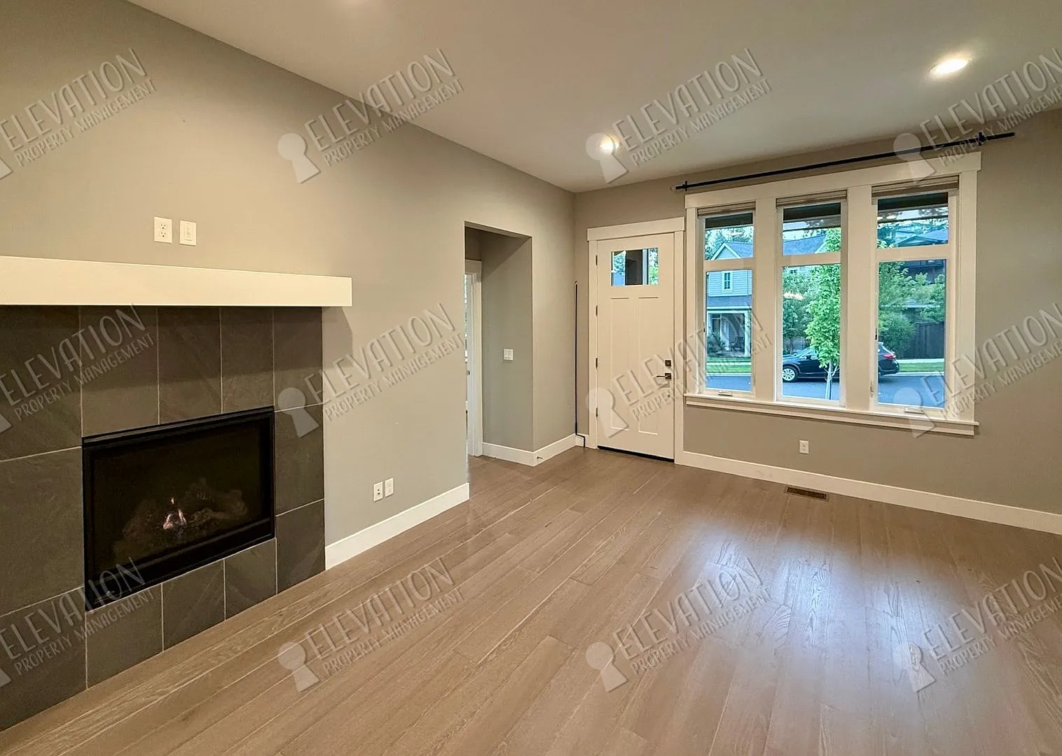 Gorgeous 3 BR craftsman close to NWX and Shevlin Park — Photo 4