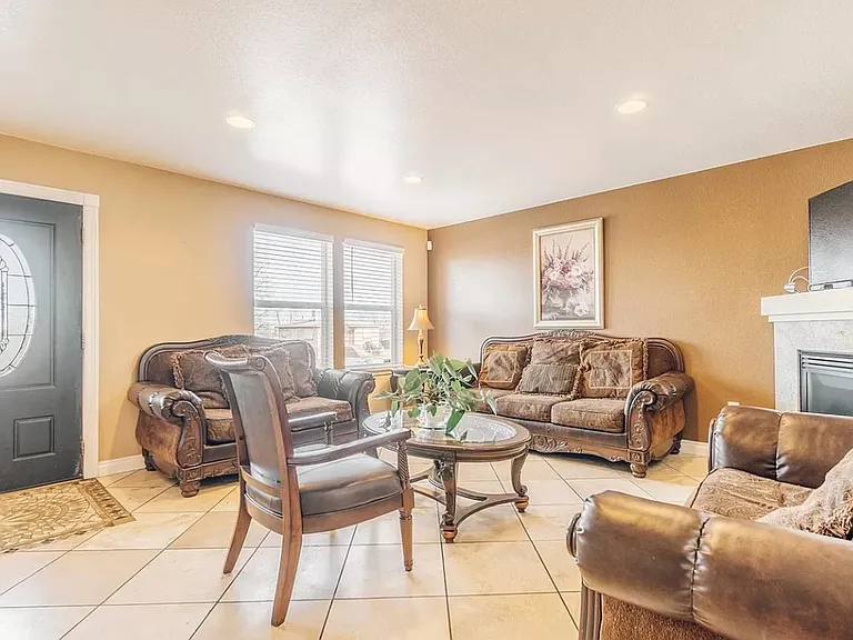 4414 W Alameda Ave — Photo 8