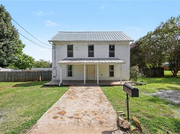 108 Mill St, Randleman, NC 27317