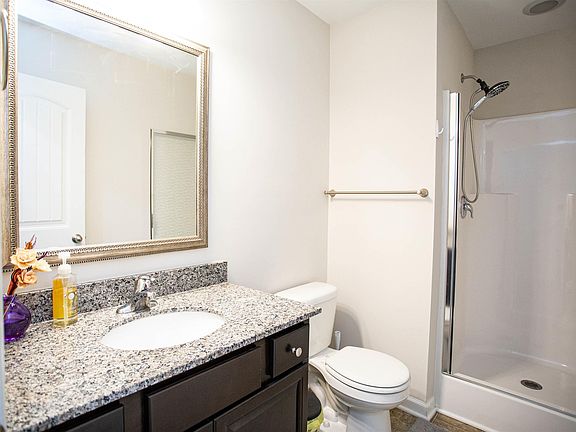 3rd image of 98 Ridge Circle Dr